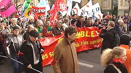 Les syndicats d'enseignants et les principales fédérations de parents d'élèves veulent rencontrer le ministre. (F3)