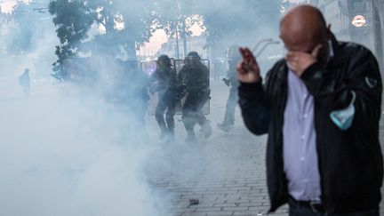 La police bloque un cortège "non déclaré" en mémoire à Steve Maia Caniço à Nantes, le 21 juin 2021. (LOIC VENANCE / AFP)