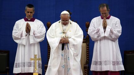  (Le pape est en visite en Asie pour cinq jours. Il a célebré vendredi la messe de l'Assomption © REUTERS/Lee Jin-man/Pool)