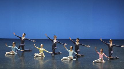 Spectacle de l'École de danse de l'Opéra national de Paris, en avril 2012.&nbsp; (FRANCETTE LEVIEUX)