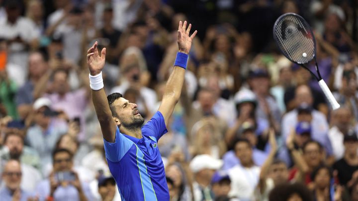 Novak Djokovic peut exulter : le Serbe vient de remporter, à New York, son 24e tournoi du Grand Chelem. Et à 36 ans, l'homme de tous les records ne semble pas rassasié... (MATTHEW STOCKMAN / AFP)