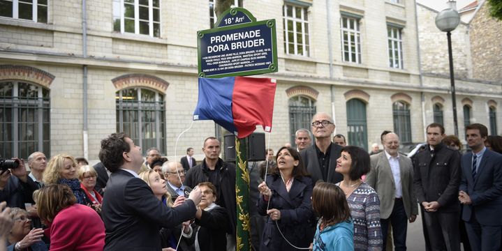 Inauguration le 1er juin de la "promenade Dora Bruder" à Paris 18e.
 (Martin Bureau / AFP)