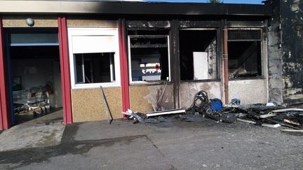 Le centre de distribution des Restos du cœur de Belfort a été détruit dans un incendie dans la nuit de lundi à mardi.&nbsp; (RADIO FRANCE/REBECCA GIL)