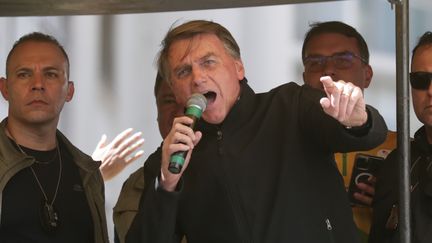 Jair Bolsonaro lors de son discours à Juiz de Fora&nbsp; (ANDRE COELHO / EFE)