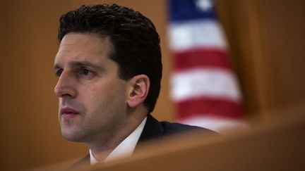 Le r&eacute;gulateur financier de New York (Etats-Unis), Benjamin Lawsky, lors d'une audience dans la ville, le 29 janvier 2014. (ERIC THAYER / REUTERS)