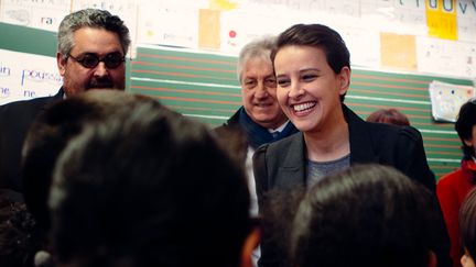 La ministre de l'Education nationale, Najat Vallaud-Belkacem,&nbsp;en visite dans&nbsp;l'école Jules-Verne de Clermont-Ferrand (Puy-de-Dôme),&nbsp;le 7 mars 2016.&nbsp; (TIEN TRAN / CITIZENSIDE / AFP)