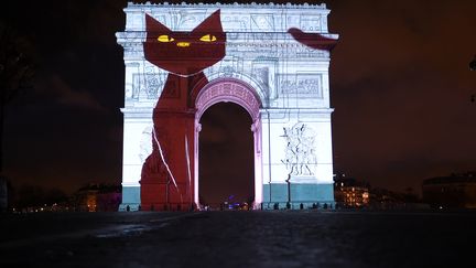 Paris : 300 000 personnes réunies sur les Champs-Elysées pour célébrer 2018