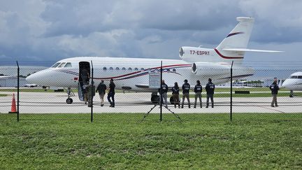 L'avion privé de Nicolas Maduro, un Falcon 900EX, après avoir été saisi par les États-Unis. (MIGUEL GUTIERREZ / AFP)