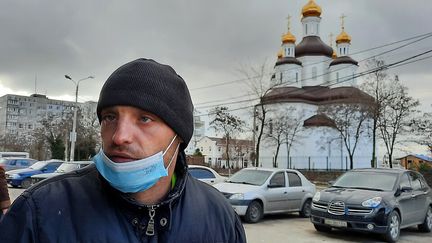 Serguei, 33 ans a perdu une jambe lors de l'attaque du 24 janvier 2015&nbsp;à&nbsp;Marioupol, en Ukraine. (BENJAMIN ILLY / RADIO FRANCE)