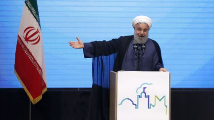 Le président iranien, Hassan Rohani, lors d'un discours à Tabriz (nord-ouest de l'Iran), le 25 avril 2018. (ATTA KENARE / AFP)