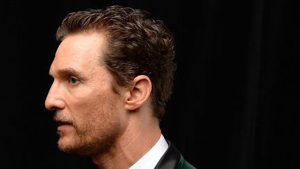 Matthew McConaughey a d&eacute;croch&eacute; le Golden Globe du meilleur acteur pour sa performance dans "Dallas Buyers Club", le 12 janvier 2014 &agrave; Beverly Hills (Etats-Unis). (DIMITRIOS KAMBOURIS/GETTY IMAGES NORTH AMERICA)