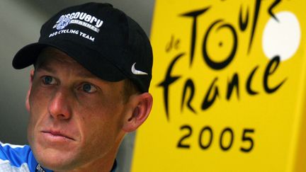 Lance Armstrong lors de la sixi&egrave;me &eacute;tape du Tour de France 2005 &agrave; Nancy (Meurthe-et-Moselle), le 7 juillet 2005. (JAVIER SORIANO / AFP)