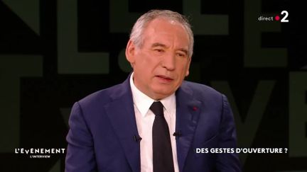 François Bayrou évoque l'usage du 49.3