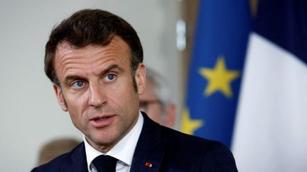 Le président traverse sa plus forte crise de confiance depuis le mouvement des "gilets jaunes" en 2018. (GONZALO FUENTES / POOL)