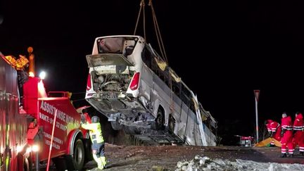 Norvège : un bus de touristes tombe dans un lac glacé