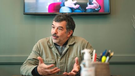 L'animateur Stéphane Plaza Aurillac présent à Aurillac, dans le Cantal, le 28 janvier 2021. (JEREMIE FULLERINGER / MAXPPP)