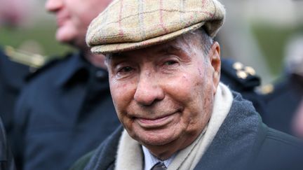 Le s&eacute;nateur UMP Serge Dassault assiste au 70e anniversaire de la bataille de Stalingrad, le 2 f&eacute;vrier 2013 &agrave; Paris.&nbsp; (MICHEL STOUPAK / CITIZENSIDE / AFP)