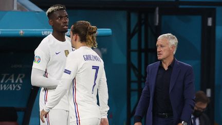 Didier Deschamps va-t-il confier les clés de l'équipe de France à Paul Pogba après l'Euro 2021 ? (BERNADETT SZABO / AFP)