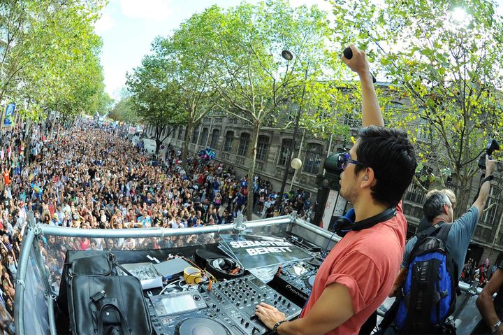 Les Dj's, pivots essentiels de la Techno Parade. Cette année ils seront 120 derrière les platines !
 (Anthony Ghnassia / Sipa )