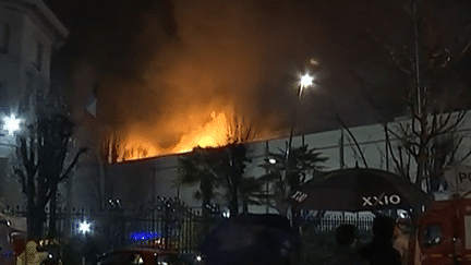 Pau : les Galeries Lafayette ravagées par un incendie