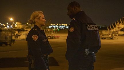 Cinéma : dans "Police", Virginie Effira et Omar Sy font face à un cas de conscience