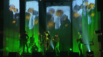 Spectacle "Post Moderne utopie" à la Nef d'Angoulême, un concert BD&nbsp;du groupe Kortes en collaboration avec&nbsp;l'illustratrice Marie Deschamps&nbsp; (France 3 Poitou Charentes)