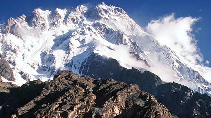 L'attaque a &eacute;t&eacute; men&eacute;e contre un camp de base du Nanga Parbat, 9e sommet du monde (8 126 m&egrave;tres), &agrave; environ 1 280 m&egrave;tres d'altitude. (ZULFIKAR ALI / AFP)