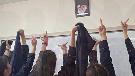 Iran :&nbsp;des jeunes filles mortes pour s’être révolté contre l'oppression (France 2)