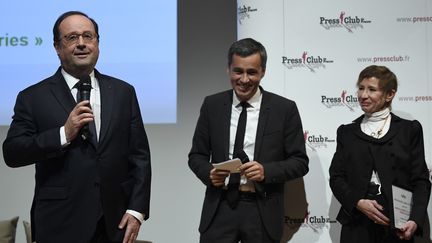 François Hollande fait un discours après avoir reçu le Grand prix 2017 de l'humour politique, le 28 novembre 2017 à Issy-les-Moulineaux (Hauts-de-Seine). (ERIC FEFERBERG / AFP)