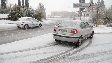 L'épisode neigeux avait déjà touché les Bouches-du-Rhône (ici, Aubagne), samedi 2 décembre 2017. (MAXPPP)