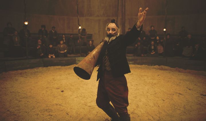 Frédéric Pierrot dans "Chocolat"
 (2015 Mandarin Cinéma - Gaumont / Julian Torres)