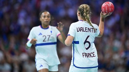 Finale France-Norvège : les Bleues visent un deuxième titre olympique consécutif en handball face à leurs grandes rivales... Suivez le match