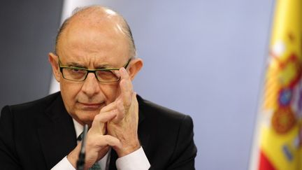 Le ministre du Tr&eacute;sor espagnol, Crist&oacute;bal Montoro Romero, lors d'une conf&eacute;rence de presse &agrave; Madrid (Espagne), le 30 mars 2012. (JAVIER SORIANO / AFP)