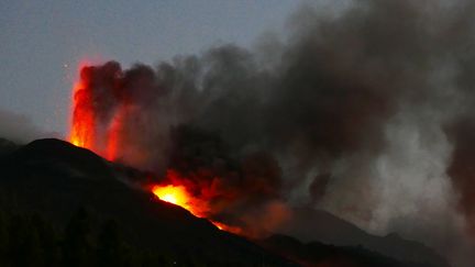 Le volcan Tajogaite sur l'île de La Palma, dans les îles Canaries en éruption. Photo d'illustration. (PHILIPPE MODOL / RADIO FRANCE)