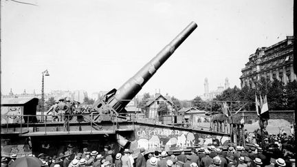 Les Allemands battent en retraite alors que l'armée française est en passe de reprendre la ville d'Amiens.&nbsp; (Gallica / Agence Rol)