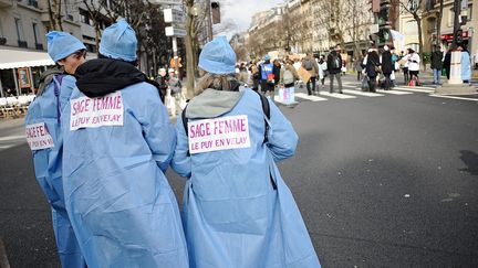 Manifestation lel 19 f&eacute;vrier 2014 du Collectif des sages-femmes &agrave; Paris (MEUNIER AURELIEN / SIPA)