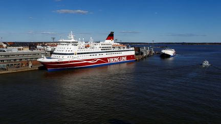 Un ferry de la compagnie Viking Line, à Helsinki (Finlande), le 6 mai 2017.&nbsp; (INTS KALNINS / REUTERS)