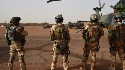 Un d&eacute;tachement de soldats fran&ccedil;ais au Mali, le 2 janvier 2015. (DOMINIQUE FAGET / AFP)