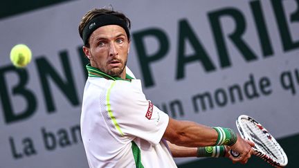 Arthur Rinderknech lors du deuxième tour de Roland-Garros, le 1er juin 2023. (AFP)