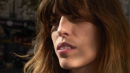 La chanteuse Lou Doillon, présente dans le documentaire de François Armanet "Haut Les Filles", en salles&nbsp;dès le&nbsp;3 juillet 2019. (©Sonia Sieff (Incognita Film, Les Films du Losange)