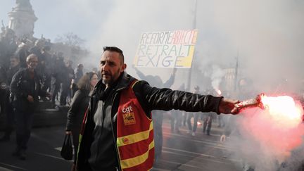 Le cortège de la manifestation parisienne contre la réforme des retraites, le 6 février 2020. (THOMAS SAMSON / AFP)