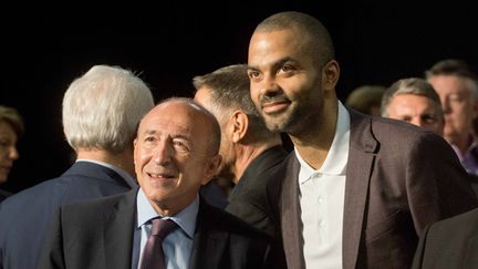 &nbsp; (Tony Parker (à droite) présente son projet en compagnie de Gérard Collomb (à gauche), maire de Lyon © MaxPPP)