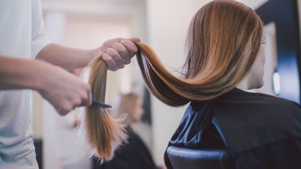 Un employé d'un salon de coiffure a reçu un message insultant de sa patronne, en juillet 2015. (GUIDO MIETH / FLICKR / GETTY IMAGES)