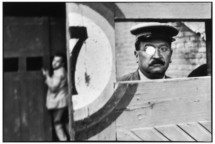 Espagne. Valence. 1933. (HENRI CARTIER-BRESSON / MAGNUM PHOTOS, COURTESY FONDATION HENRI CARTIER-BRESSON)