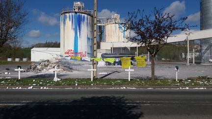 La&nbsp;papeterie Arjowiggins de Bessé-sur-Braye (Sarthe), le 4 avril 2019. (BORIS HALLIER / RADIOFRANCE)