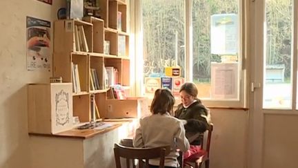 Oise : un bar à livres au bistrot de Heilles