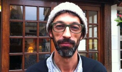 Le photoreporter de guerre Karim Ben Khelifa, créateur de l'installation "Ennemi".
 (Geopolis)