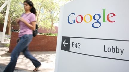 Le si&egrave;ge de Google &agrave; Mountain View (Californie), le 2 septembre 2011. (KIMIHIRO HOSHINO / AFP)