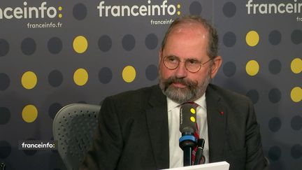 Philippe Laurent, maire UDI de Seaux et secrétaire général de l'Association des Maires de France, était l'invité de franceinfo mardi 19 novembre 2019. (FRANCEINFO / RADIOFRANCE)