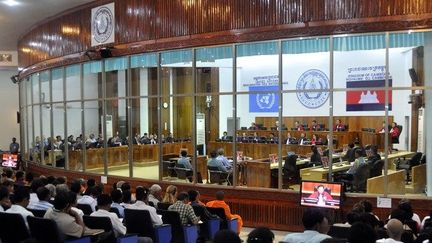 Phnom Penh (Cambodge) : le Tribunal international pour les Khmers rouges pendant la lecture du verdict du procès de «Duch», l'ancien chef de la prison S-21, condamné à la réclusion à perpétuité, le 26 juillet 2010.  (MARK PETERS / ECCC / AFP)